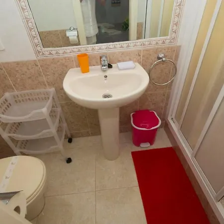 Zafiro 49a Apartment